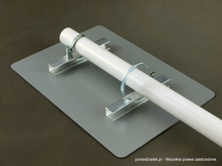 Tabliczka parkingowa. Montaż do słupka bez wiercenia.