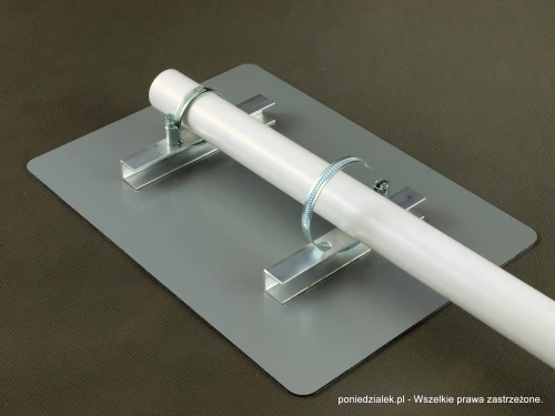 Tabliczka parkingowa. Montaż do słupka bez wiercenia.