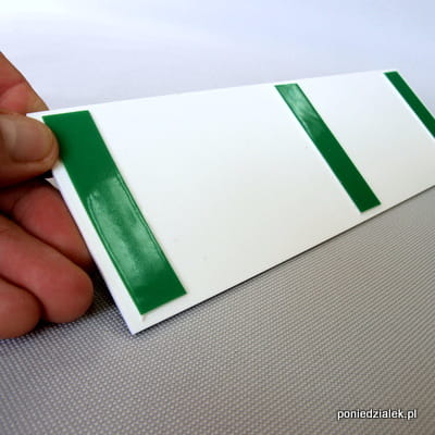 Mocowanie tabliczki samoprzylepne