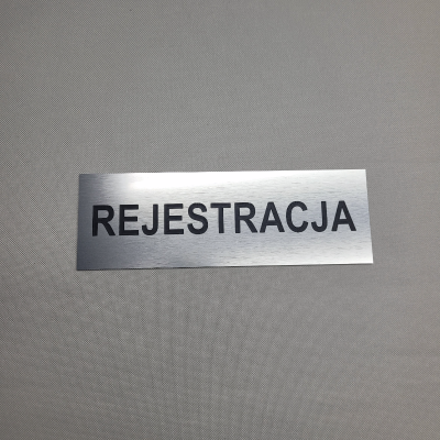 Rejestracja tabliczka informacyjna na drzwi grawerowana.