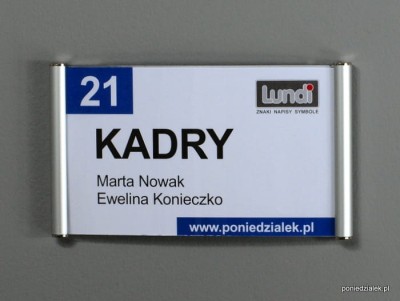 Tabliczka z wymienną treścią.