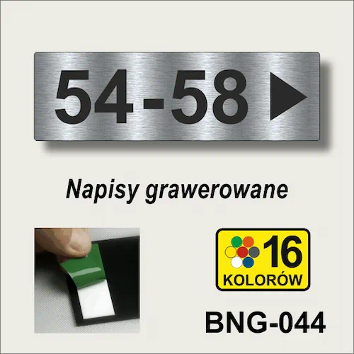 tabliczka z numerami od do i mała strzałka w prawo kolor stalowy szcotkowany