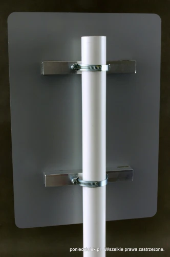 Do przykręcenia opasek wystarczy tylko śrubokręt.