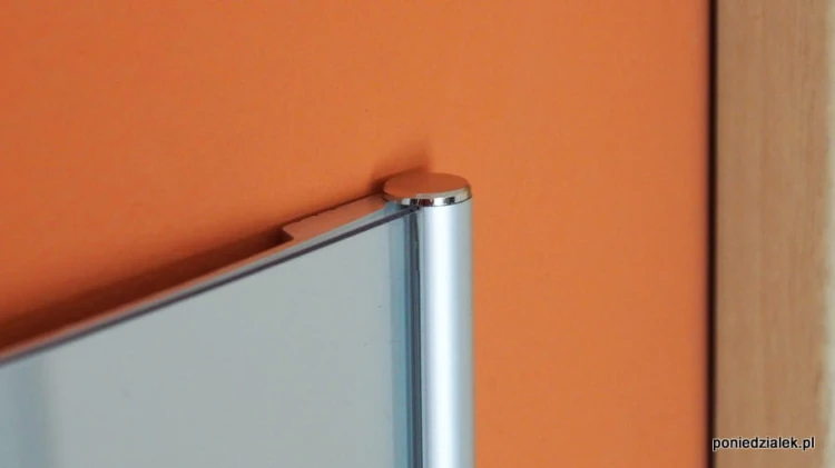 Tabliczka z wymienną treścią.